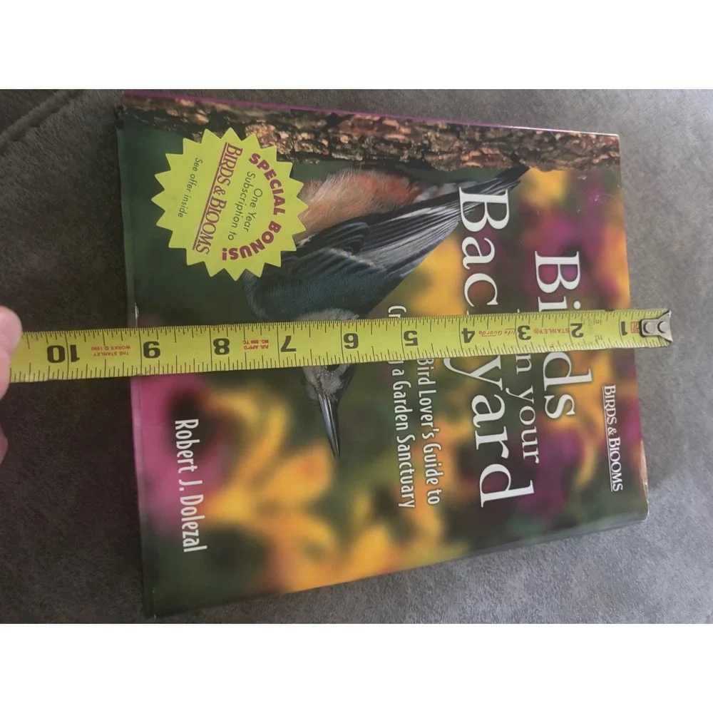Birds in Your Backyard Guide Robert J Dolezal Reader's Digest Hardcover 2005